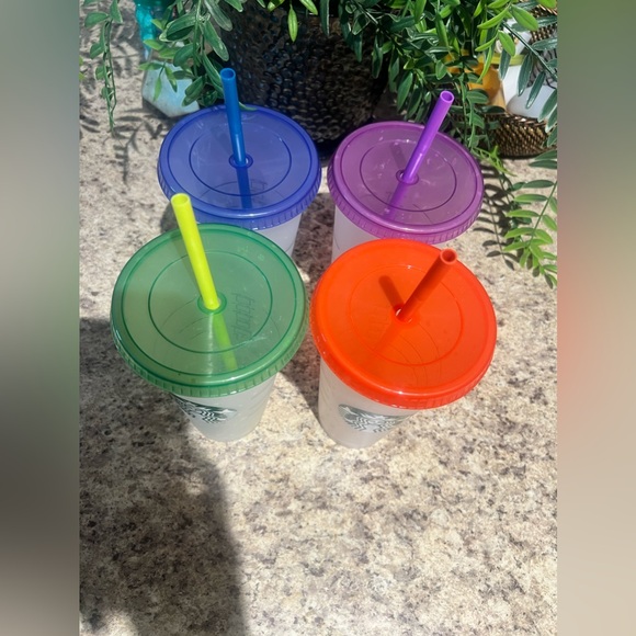 Set of four Starbucks Reusable cold cups - Picture 6 of 8